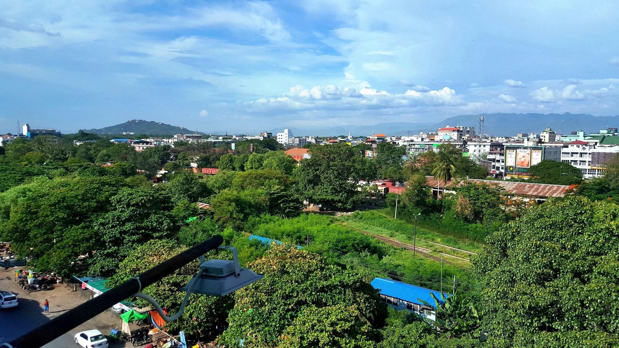โรงแรม79 ลิฟวิง 3*